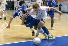 Чемпион - один. Достойных двое