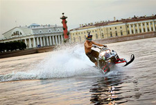 На снегоходе &ndash; по Неве