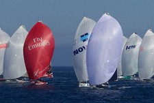 "Синергия" начала испанскую регату  с попадания в первую тройку