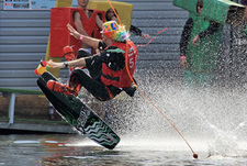 Клоуны на вейкбордах