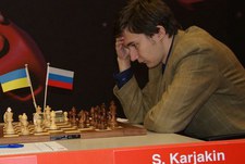 Выигрывает только Карякин