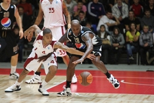 Москва и Питер начали с побед,  Самара и Нижний - с поражений