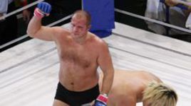 31 декабря 2007 года. Токио. Федор ЕМЕЛЬЯНЕНКО побеждает корейца ЧОЙ Хон Мэна в главном поединке турнира "Яреннока".