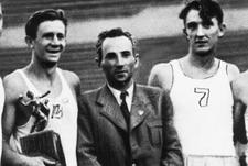 Степан СПАНДАРЯН (в центре). Фото из архива