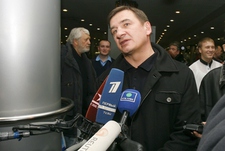 Суббота. Шереметьево. Валерий БРАГИН. Фото Татьяны ДОРОГУТИНОЙ, "СЭ"