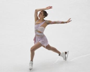 Каролина Костнер:  "Постоянно режу руки лезвиями коньков"