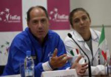 Одни не намерены сдаваться,  другие - расслабляться