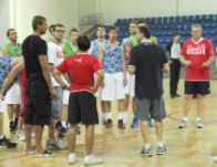 Холдена не будет. Надеемся, что будут Кириленко и Хряпа