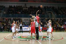 Два лучших женских клуба России  могут сняться с чемпионата страны