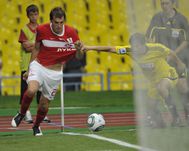 Воскресенье. Москва. "Лужники". "Спартак" - "Анжи" - 3:0. С мячом Артем ДЗЮБА. Фото Александра ФЕДОРОВА, "СЭ"