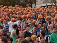 "Вы из Москвы?"