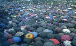 Суббота. Ярославль. Площадь у "Арены-2000". Фото КХЛ