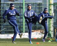 Среда. Новогорск. Тренировка "Динамо". Владимир РЫКОВ, Артур ЮСУПОВ и Игорь СЕМШОВ. Фото Никиты УСПЕНСКОГО, "СЭ".