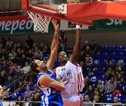 Два бронепоезда втащили "Локомотив"  в зону плей-офф