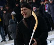 "Правильно держишь клюшку, Коля!"