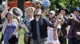 Суббота. Москва. Эмир КУСТУРИЦА на съемочной площадке. Фото Алексея ИВАНОВА, "СЭ".