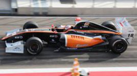 Заезды на трассе "Нюрбургринг":  автодром больше похож на офис