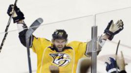 В понедельник форвард сборной России Александр РАДУЛОВ подписал контракт с ЦСКА.