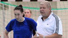 Людмила Постнова: "Тяжело, когда тебя все время держат вдвоем"