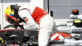 Хэмилтон не дает забыть о себе "Ред Буллу" и "Феррари"