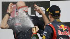 Феттелю снова везет!