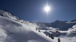 Лыжи, вертолет, девушки - видео-профайл Шона Петти