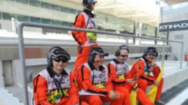 Откуда на трассе в Абу-Даби взялась  "широкая желтая "Феррари"?