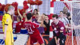 Молодежь воспользовалась перерывом