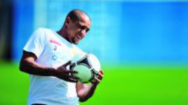 Директор "Анжи" Роберто КАРЛОС.