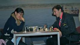 Хоу Ифань преподнесла Карякину "единичку"