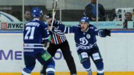 Вчера. Москва. "Динамо" - "Слован" - 3:2 ОТ. Только что Алексей СОПИН (справа) забил победный гол. Фото - Никита УСПЕНСКИЙ, "СЭ".