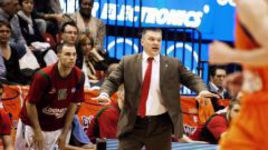 Пашутин приближается к Кацикарису.  И к Куртинайтису