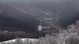 В Красной Поляне пакуют снег