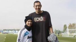 Россиян в Китае ждет "горячий" прием и игрок ростом 236 см