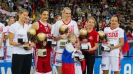 3 июля 2011 года. Лодзь. Трижды лучшая баскетболистка Европы по версии ФИБА Мария СТЕПАНОВА (в центре) после победы над турчанками в финале Евробаскета - матче, который стал последним для нее в составе сборной России.