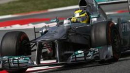 Пилоты "Мерседеса"  сыграли прелюдию к победе Феттеля