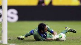 Италия: снова пенальти - и праздник Буффона!