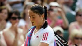 2 июля 2009 года. Лондон. Динара САФИНА покидает уимблдонский корт после поражения в полуфинале с Винус Уильямс.