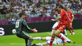 16 июня 2012 года. Варшава. Россия - Греция - 0:1. В последний раз, когда сборную России устраивала ничья, надежды Александра КЕРЖАКОВА (№ 11) и его партнеров не оправдались. Фото - Александр ФЕДОРОВ, "СЭ".