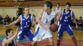 Игорь Кайтуков лидирует в споре за приз памяти Сергея Белова