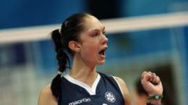 …Дружинина и Мукасей аплодируют Гамовой