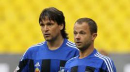 Сентябрь 2010 года. Дмитрий ПАРФЕНОВ (справа) и Вадим ЕВСЕЕВ - игроки раменского "Сатурна".