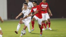 Четверг. Абу-Даби. "Спартак" - "Бунедкор" - 2:1. В борьбе за мяч - аргентинец Тино КОСТА.