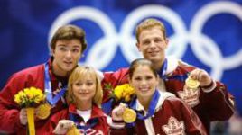 17 февраля 2002 года. Солт-Лейк-Сити. Уникальный случай в истории олимпийского движения. Повторное вручение золотых медалей по итогам состязаний пар в фигурном катании. К Елене БЕРЕЖНОЙ и Антону СИХАРУЛИДЗЕ (слева) на высшей ступени пьедестала присоединили.
