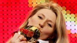 Олимпийская чемпионка Турина-2006 Светлана ЖУРОВА.