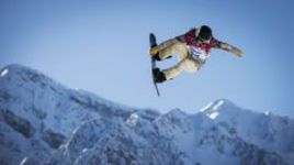 Мимо матрешки по розовым перилам