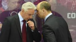 Среда. Сочи. Финляндия - Россия - 3:1. Зинэтула БИЛЯЛЕТДИНОВ и его помощник Дмитрий ЮШКЕВИЧ так и не нашли ключ к победе.