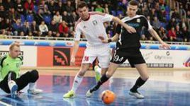 Поскользнувшийся "Сибиряк" "уложил" "Тюмень"