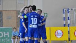 Фавориты просят повременить с поздравлениями