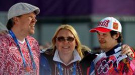 Денис Тихомиров: "Спокойно отношусь  к критике Тудегешевой. Это ее право"